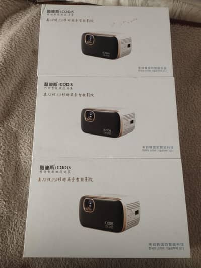 4k DLP rechargeable android new box pack  projector