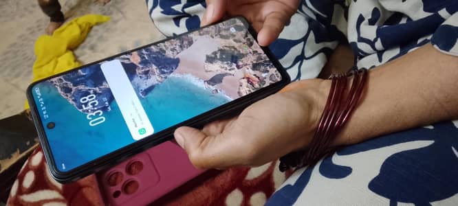 INFINEX HOT 40 8+8 256 FOR SALE  ARGENT CASH NEED