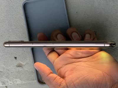 iphone xs max (No PTA ) LLA MODEL