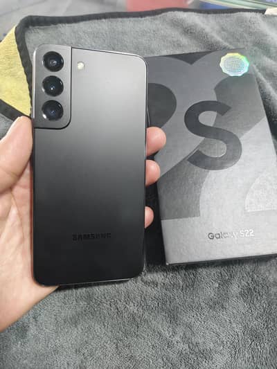 samsung s22 (8/256)