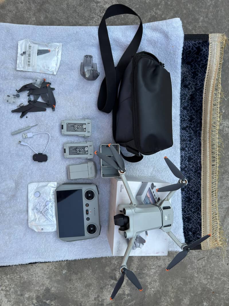 DJI mini 3 Pro combo pack 4