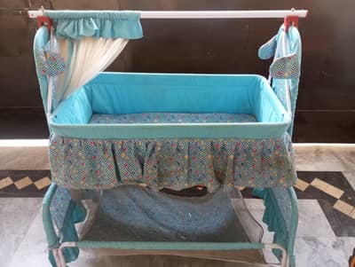Cradle for sale (Chinese)