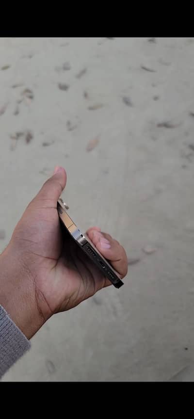 iphone 13 pro max jv whatsapp num 03010774435