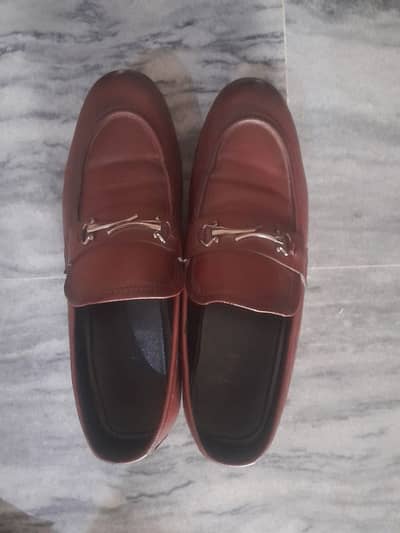 Gucci Handmade Brown Leather Loafers – Size 41 (Like New)