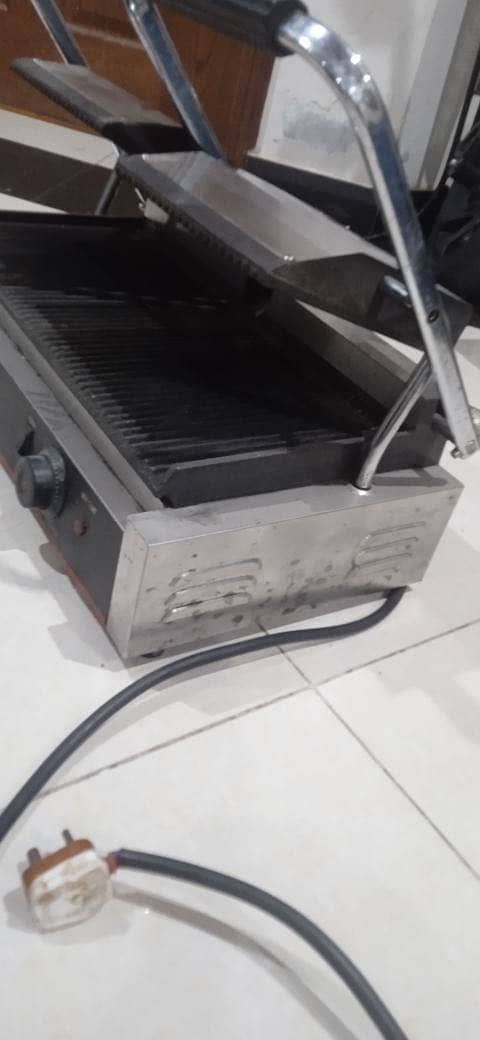 Grill machine 4