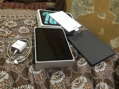 I Pad mini 6 (64 GB with complete Box)