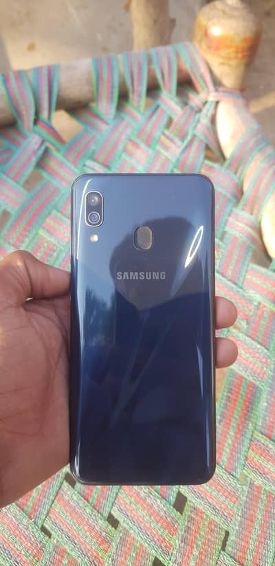 Samsung Galaxy a30