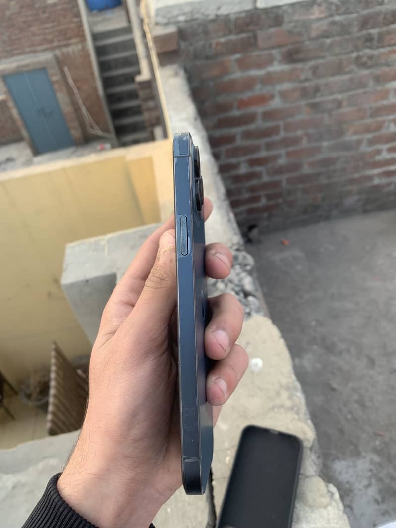 Iphone 12 pro max with box 1