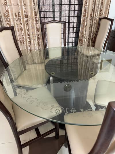 For Sale 06 Person Dining Table with Chairs and glass top