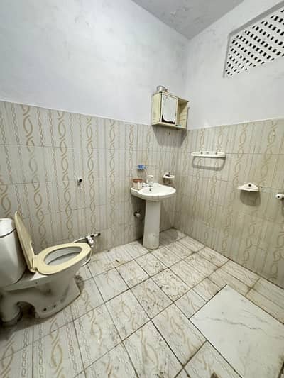 05 Marla Upper Portion Available For Rent (Near Packages mall)