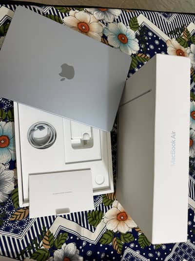 MacBook Air m4 16gb ram 256