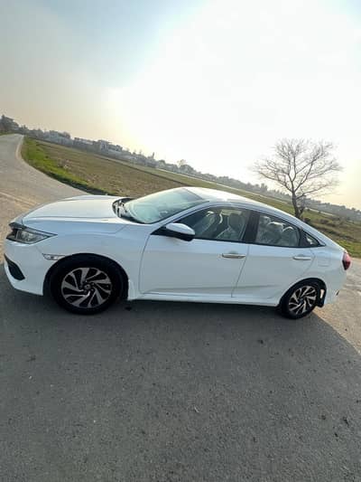 Honda Civic 2017 white