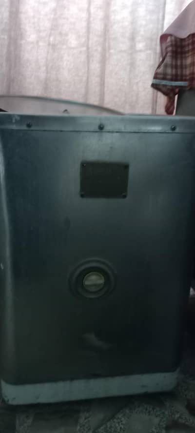 pure steel ki machine ha