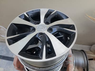 Selling my OEM Honda Freed Rims size 16
