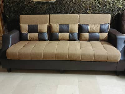 Full cushion Sofa in Excellent  condition