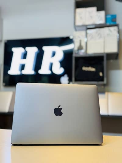 MacBook Pro 2019 (13", i7, 16/512, Touch Bar)- Neat & Clean upto 7 hrs