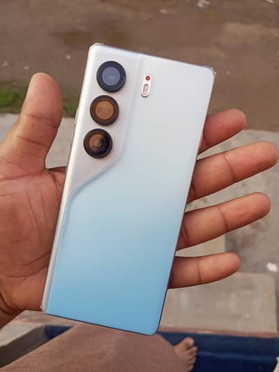 TECNO CAMON 40 PRO 5G