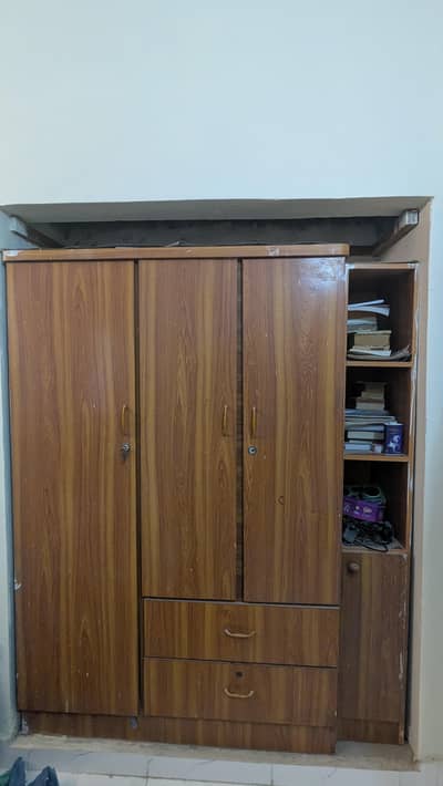 3 door wardrobes with bookshelf