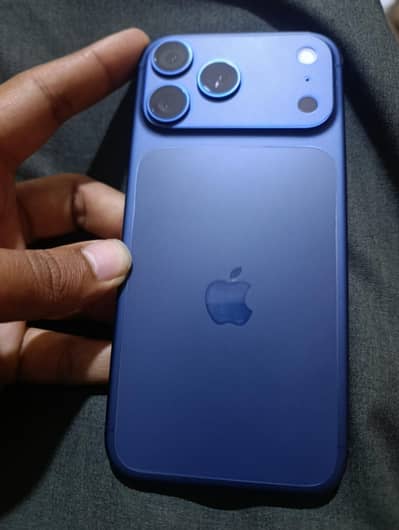 iPhone 17 pro max 22 cycle 100 health 10by10 condition JV LLA with box