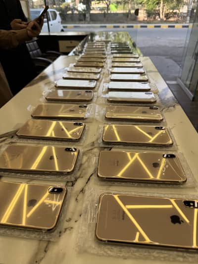 iphone Xs max Brand new kits Apple NOn Active All Colour Available