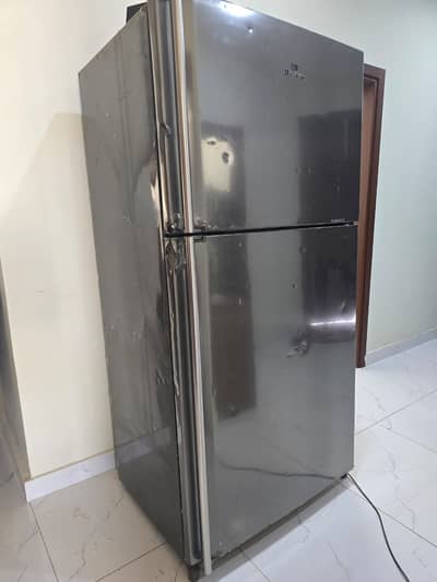 Dawlance refrigerator / fridge DW 900TM