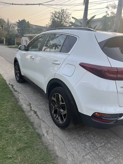 Kia sportage fwd bumper to bumper in original paint