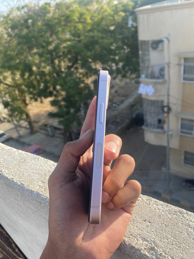 iPhone 13 mini 4