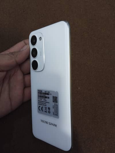 spark 40 pro plus 16/256 just open box