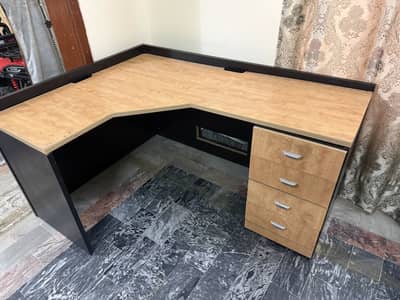 HB Furniture Imported Sheet L-Shape Executive Office Table