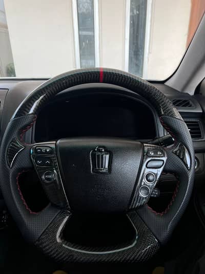 TOYOTA CROWN CARBON FIBRE WHEEL