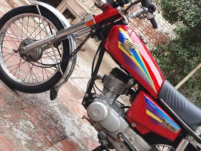 Honda CG 125 model 2004 for urgent sale