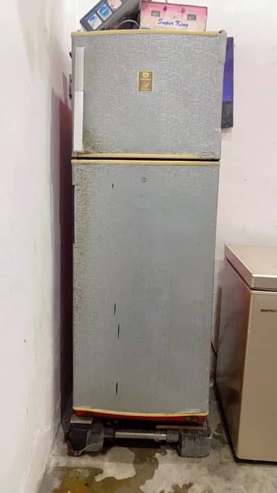 Full Size Dawlance Refrigerator With Stand And Stablizer
