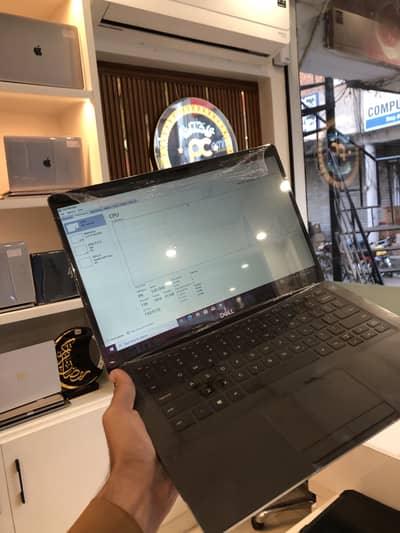 Dell latitude 5400 i5 8th generation 8gb ram DDR4 256 go ssd name