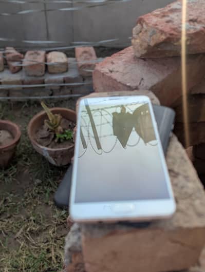 Samsung c9pro family gift phone 6 64gb pta