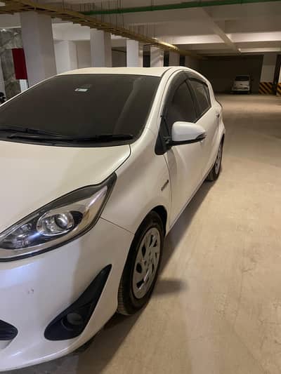 Toyota Aqua S style black