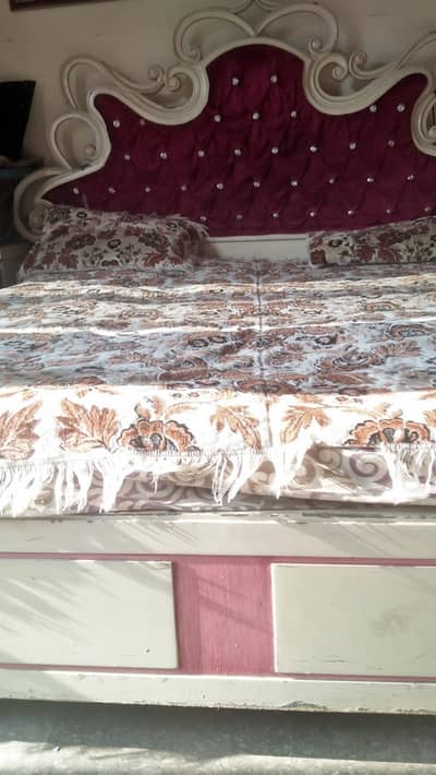 +923294479809 I want to sale my beautiful wooden king size bed