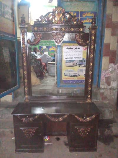 dressing table without glass