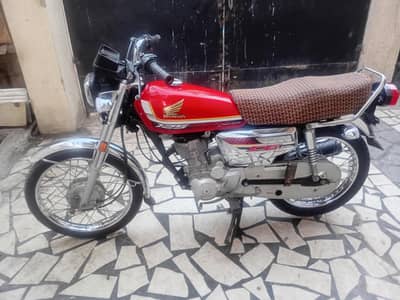 Honda 125 2025 Special Edition Red