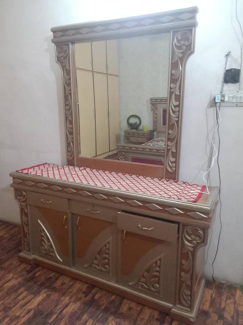 wooden Dreessing table 1