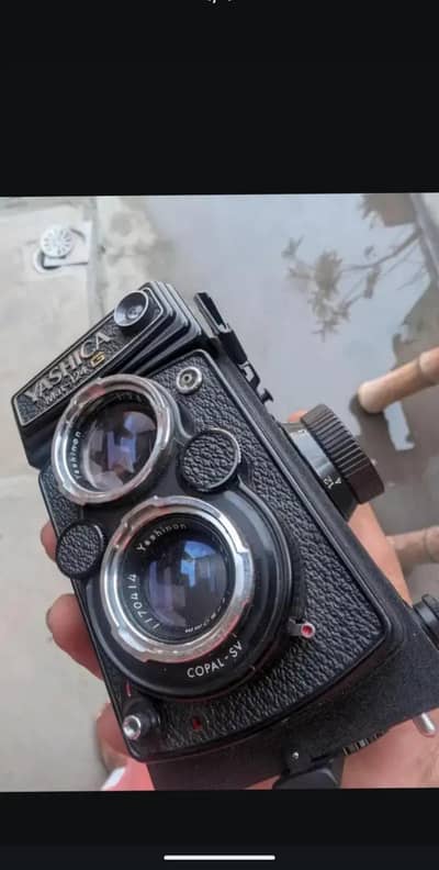 Yashica Mat 124 G