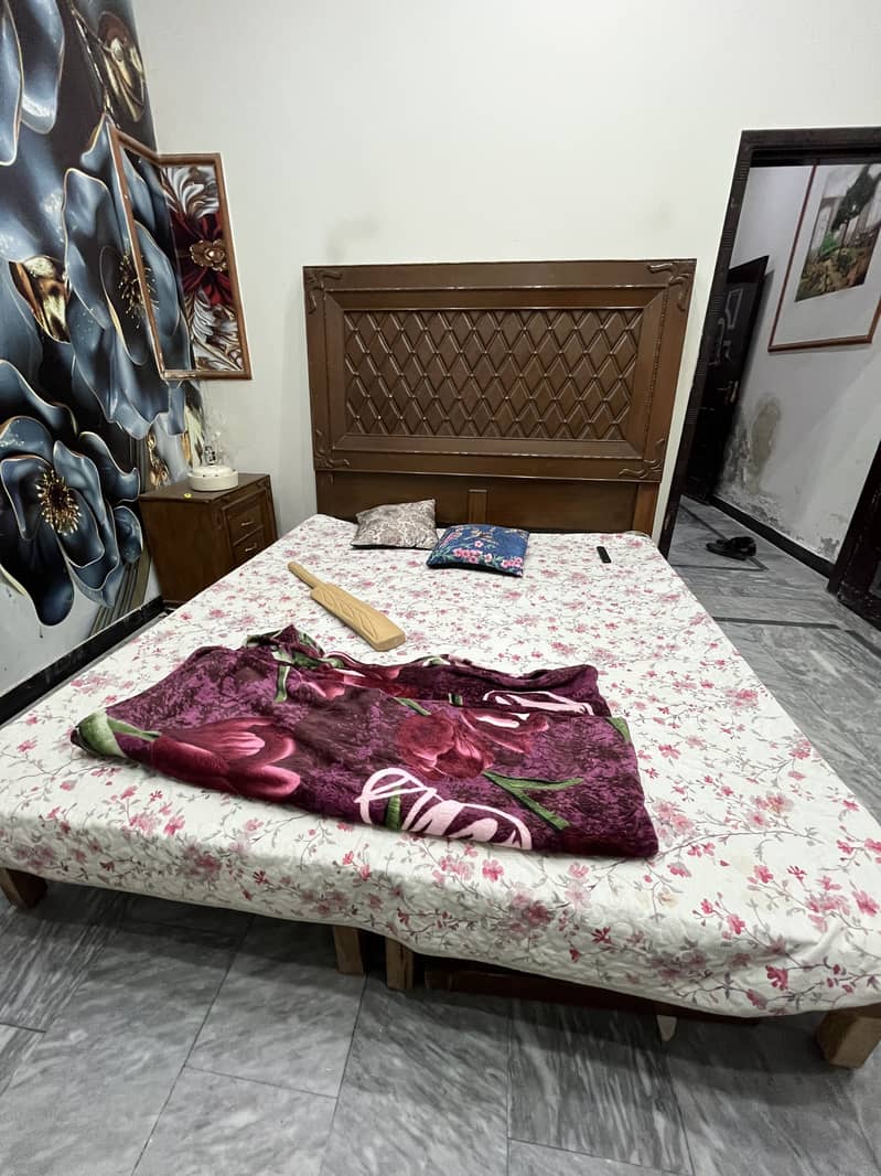 Double size bed 0