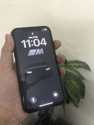 Iphone 11 jv 64gb working all okkey camra outclass  urgent sale