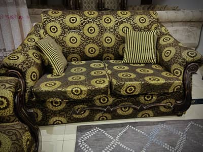 Stylish 6-Seater solid sofa for your TV lounge and Drawing room.