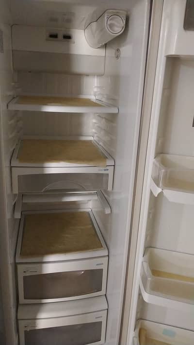 LG Side-by-Side Refrigerator – Model LRSC26925TT