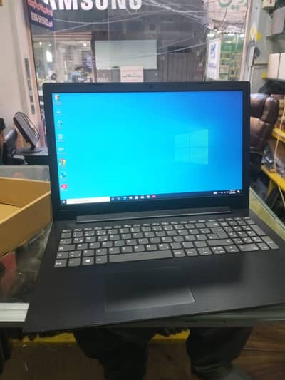 Lenovo laptop a9 4gb DDR4  with 500gb