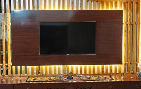 New 55" TCL 4K Ultra HD Smart LED TV with complete box