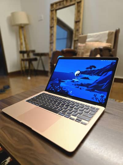 Macbook Air 2020 | Gold | 8/256 |