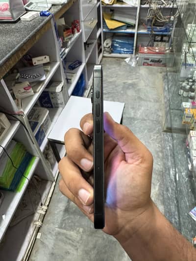 iPhone 15 pro Black Titanium 256 gb Black Titanium