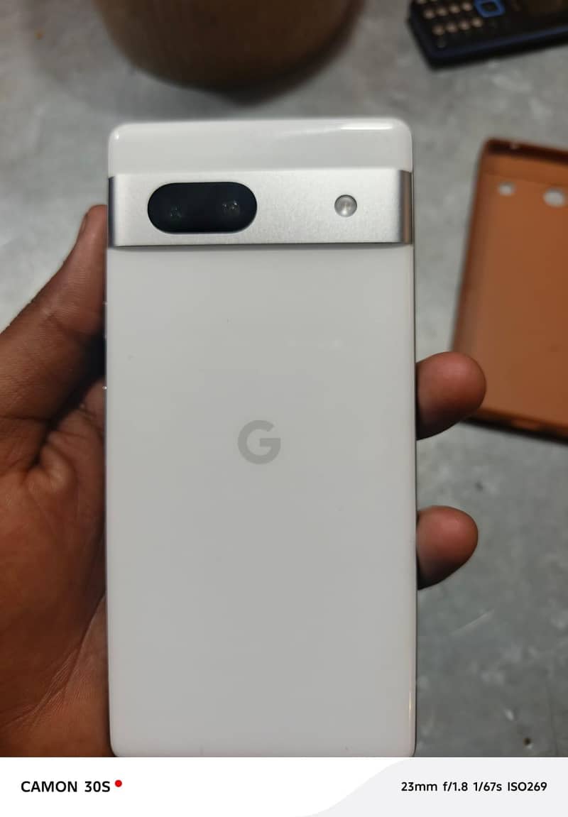 Google pixel 7a 4