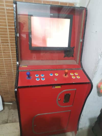 ARCADE VIDEO GAME